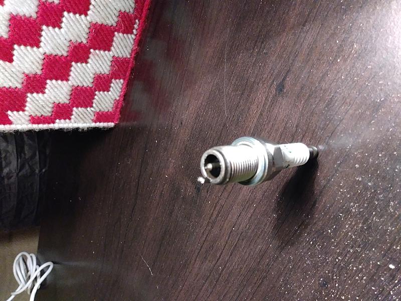 cylinder misfires new Denso spark plug damage-20180108_235520.jpg