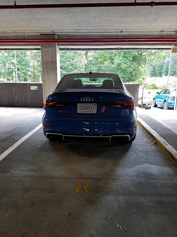 Saw the 2017 RS3 again along with a 2018 SQ7 TDI-20170628_104144_resized_1.jpg