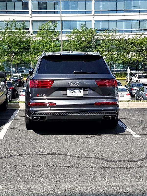 Saw the 2017 RS3 again along with a 2018 SQ7 TDI-20170628_105247_resized_1.jpg
