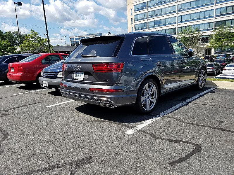 Saw the 2017 RS3 again along with a 2018 SQ7 TDI-20170628_105306_resized_1.jpg