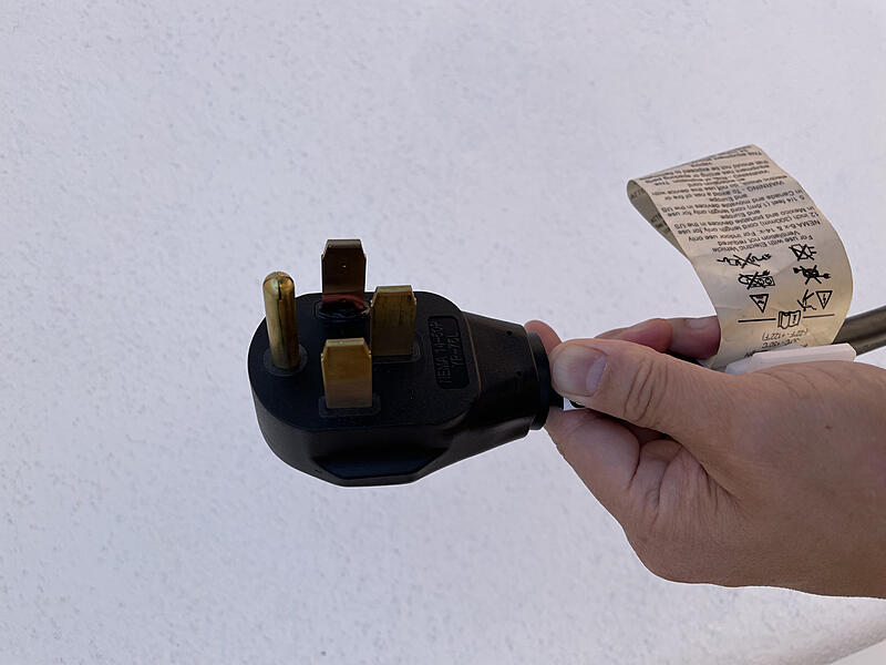 Melted NEMA 14-50 Plug?! - AudiWorld Forums