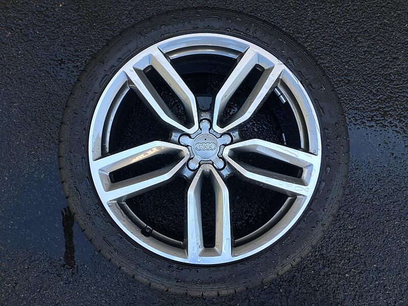 For Sale (or Trade): OEM 21&quot; SQ5 Wheels-5rvzmpx.jpg