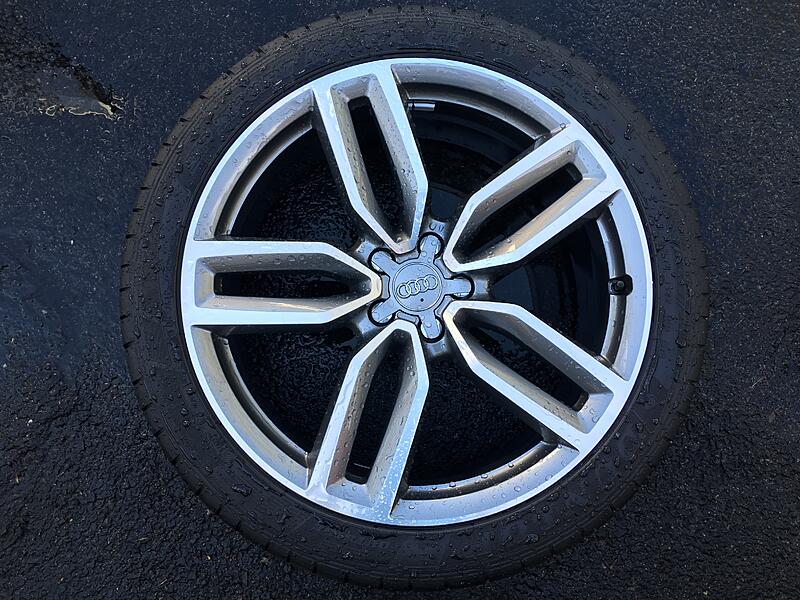 For Sale (or Trade): OEM 21&quot; SQ5 Wheels-125fdqk.jpg