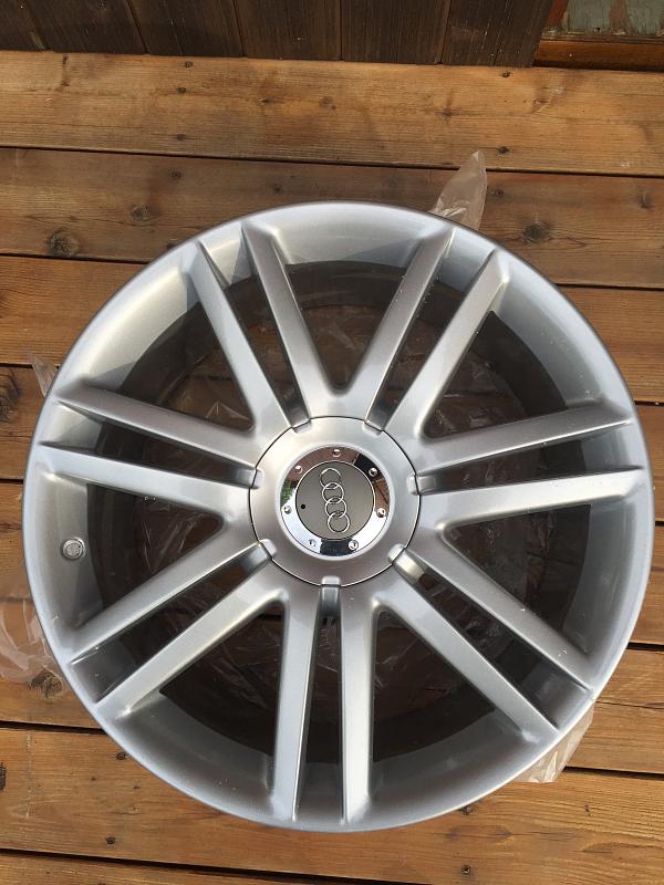 OEM 20&quot; D3 S8 wheels..fresh refinish and not used since-img_0330.jpg