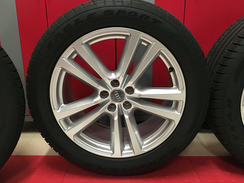 2017 Audi Q7 20&quot; S-line takeoff wheels/tires for sale-front.png