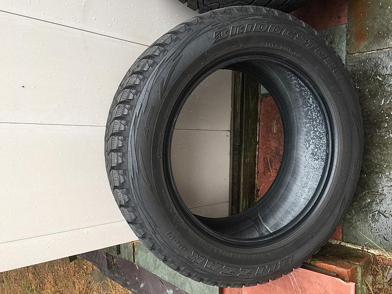 Bridgestone Blizzak DM-v1 255/55R18 Tire (set of 4)-tire-4.jpg
