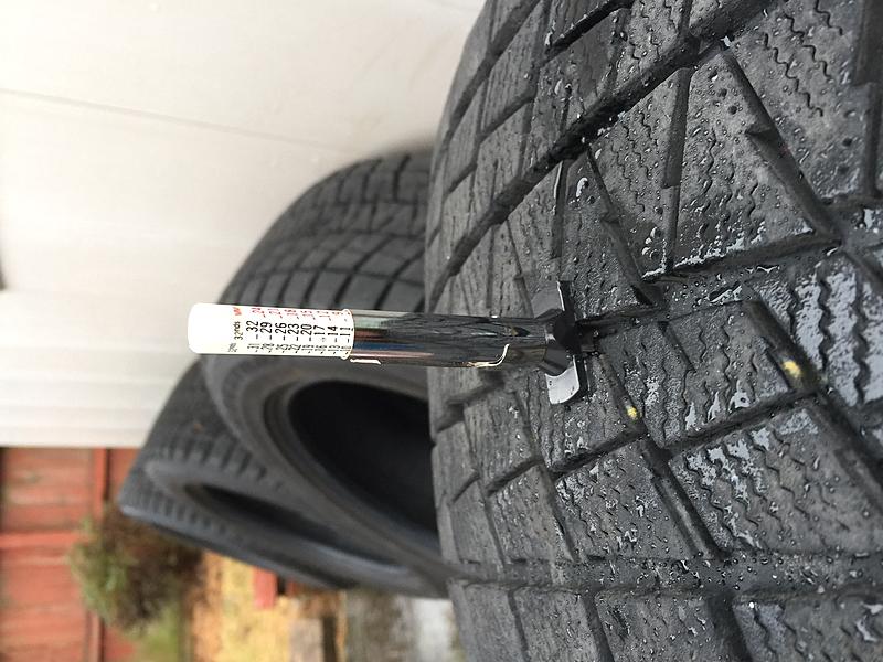 Bridgestone Blizzak DM-v1 255/55R18 Tire (set of 4)-tread-1.jpg