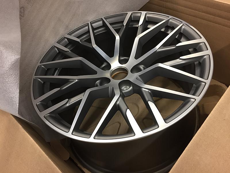 2017 OEM 20&quot; wheels. Perfect condition.-img_3602.jpg