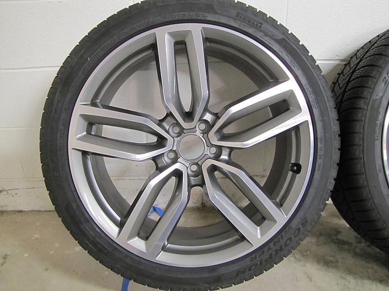 2015 Audi SQ5 21&quot; OEM wheels with Pirelli Scorpion Winter Tires-img_1097.jpg