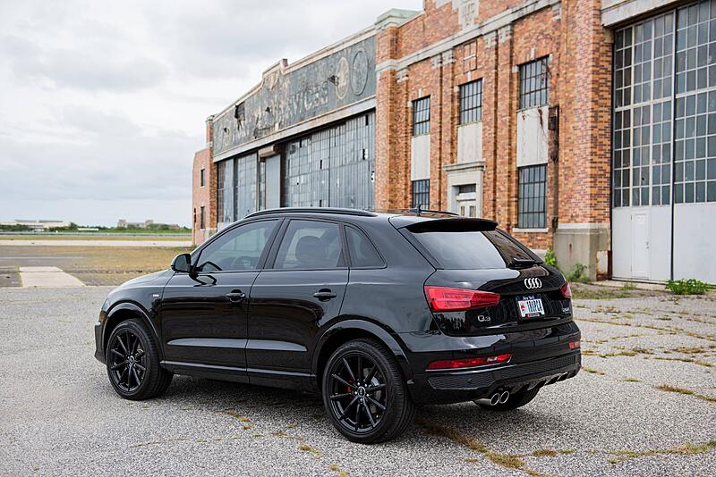 Photoshoot: Wife's new 2018 Blacked out Q3 with Sport Plus Package!-qwrshy9.jpg