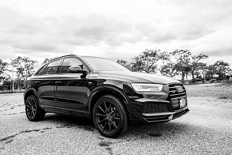 Photoshoot: Wife's new 2018 Blacked out Q3 with Sport Plus Package!-q25v1on.jpg
