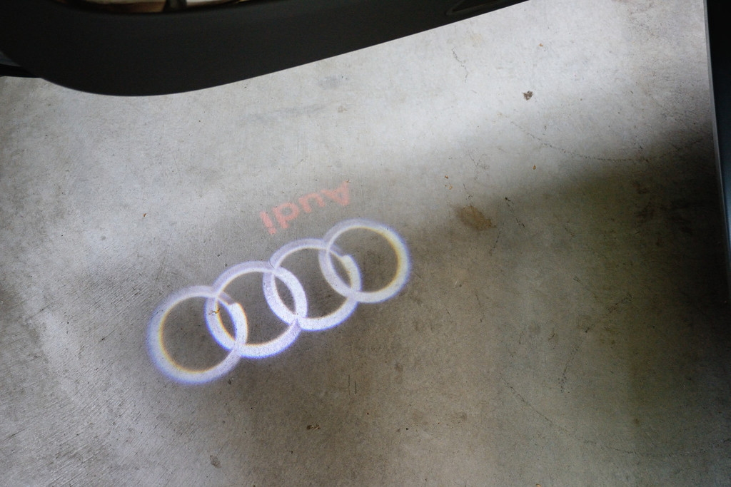 Audi Logo projector door light - AudiWorld Forums