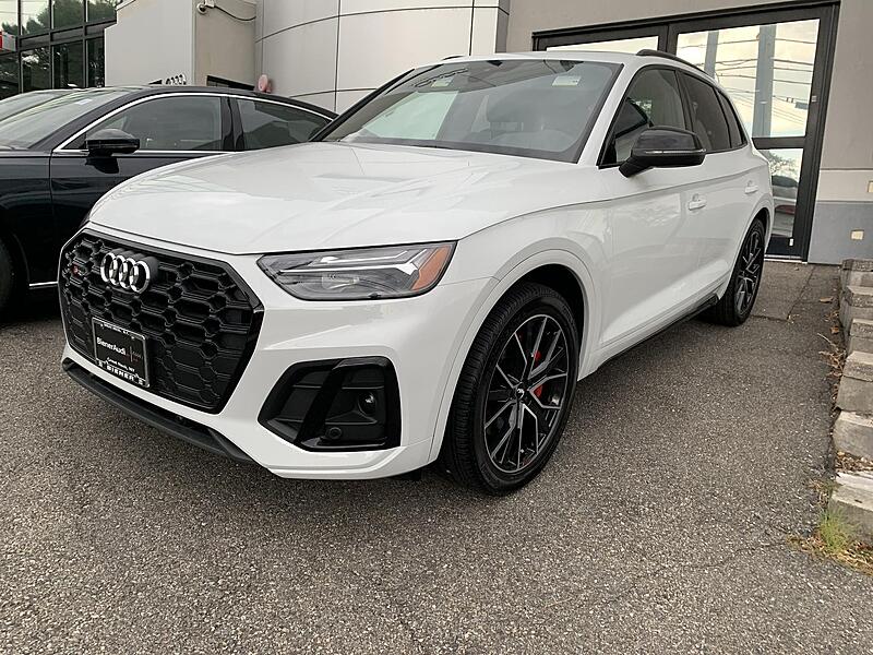 2021 Facelifted SQ5 with Black Optics at local dealership! Pics included!-iuwogi6.jpg