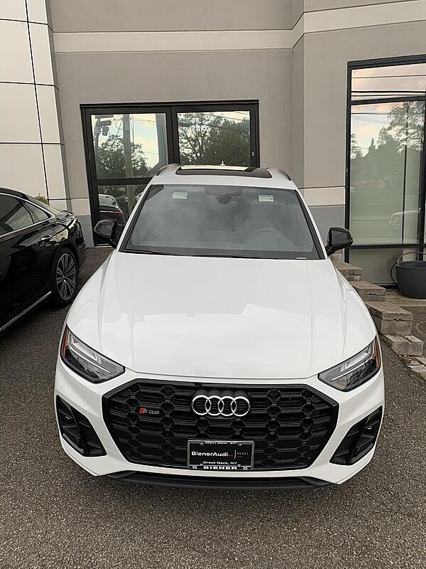 2021 Facelifted SQ5 with Black Optics at local dealership! Pics included!-ksdtshk.jpg
