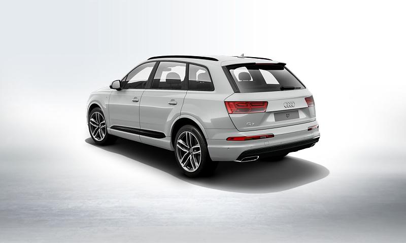 2017 Q7 Glacier White with Black Optic Package-4.jpg