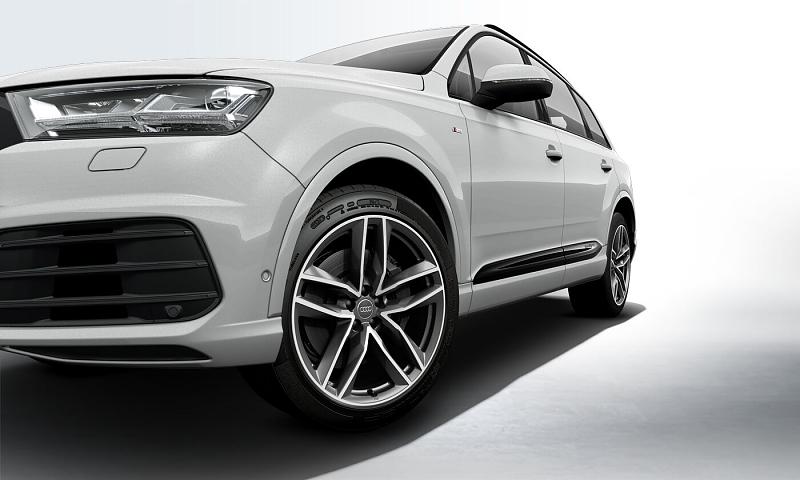 2017 Q7 Glacier White with Black Optic Package-7.jpg