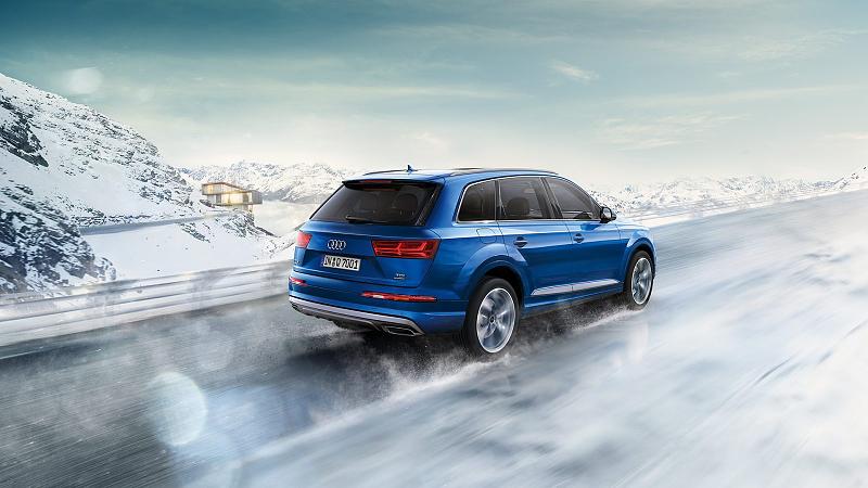 If you could('ve) order(ed) a Q7 in any color, what would it be?-audi-q7-euro-blue.jpg