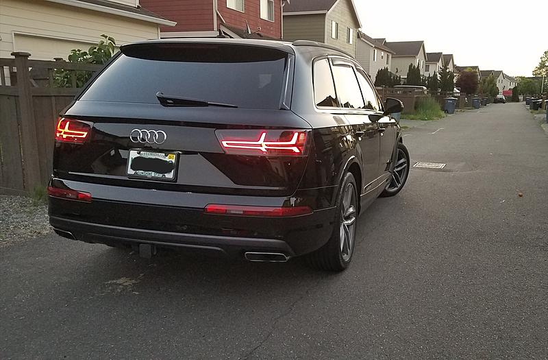 Hella black audi