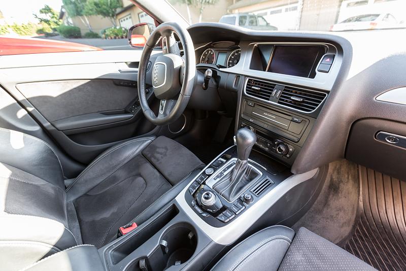 2012 Audi A4 Avant 2.0 Quattro Prestige, S-Line Plus, Warranty-2016-07-10_roeder_audia4-interior_0019.jpg