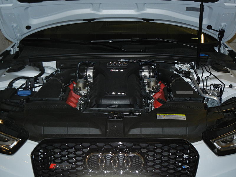 FS in CA:  2014 Audi RS5 Suzuka / Black 4k mi. Mint-rs5_engine_sm.jpg