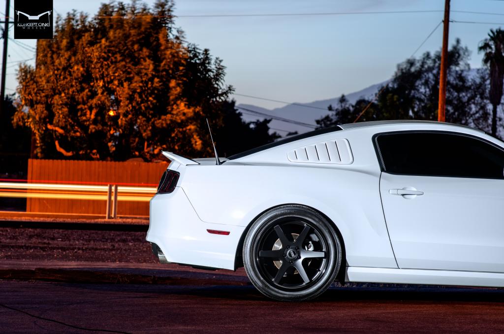 Name:  Mustang-GT-12_zpsa715c324.jpg
Views: 142
Size:  93.1 KB