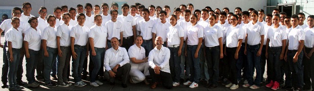 Starting signal for first year of apprentices at Audi in Mexico
