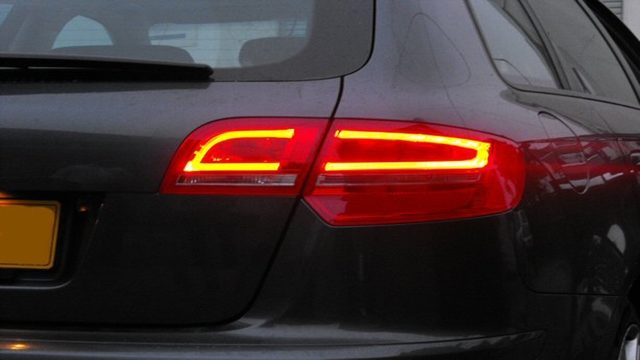 Audi A6 C6: Rear Turn/Brake Light Out Diagnostic