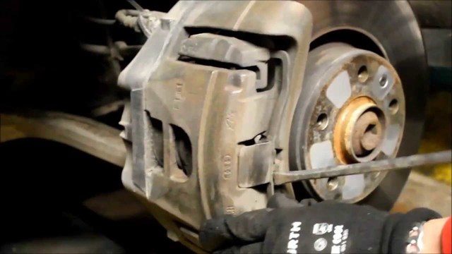 Audi A6 C6: How to Replace Brake Pads/Calipers/Rotors