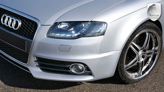 Audi A4 B7: How to Replace Your Headlight Bulbs