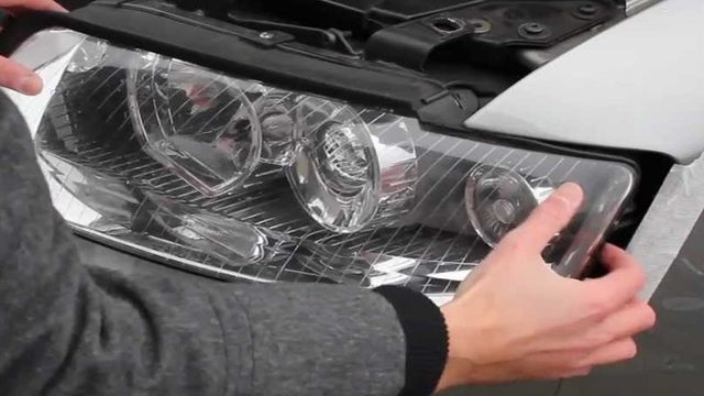 Audi A4 B7: How to Replace Parking Light Bulbs