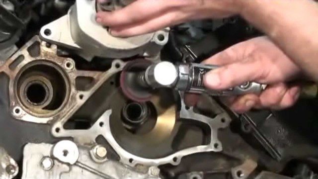 Audi Q5/Q7: How to Replace Thermostat and Water Pump