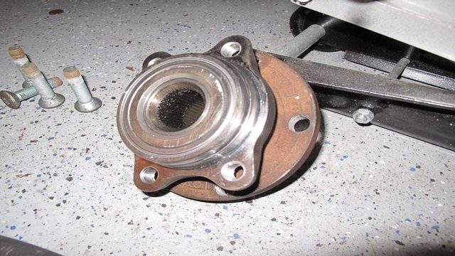 Audi A4 B7: How to Replace Wheel Bearings