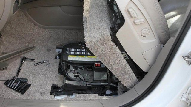 Audi Q7: How to Replace Battery