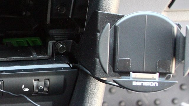 Audi A4 B7: How to Install Auxillary Input and iPod Interface