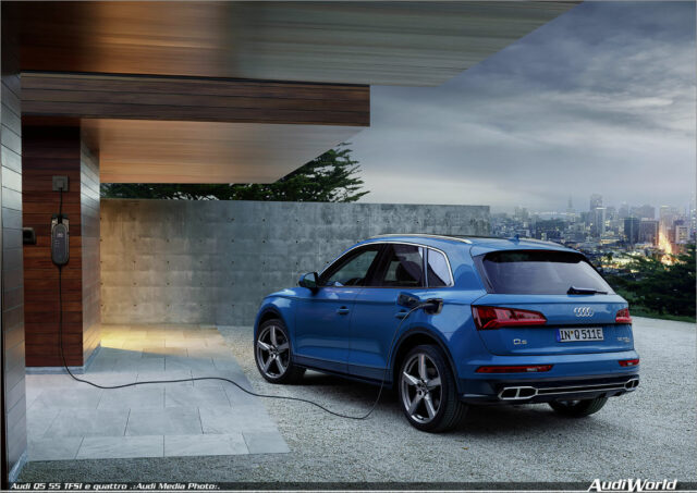 Sporty and efficient with plug-in hybrid drive:  the Audi Q5 55 TFSI e quattro