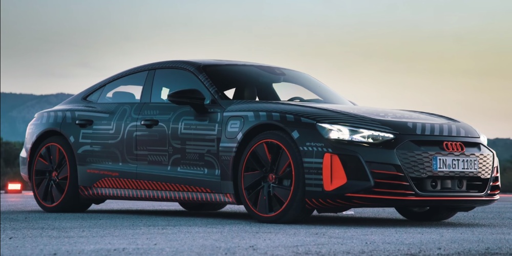 CarWow Offers an Exclusive In-Depth Review of the 2021 Audi RS e-tron GT
