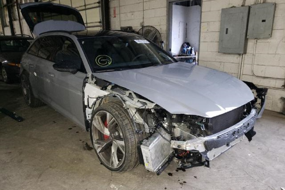 Wrecked 2021 Audi RS6 Avant